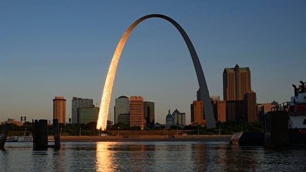 Make Me Smart: St. Louis Edition