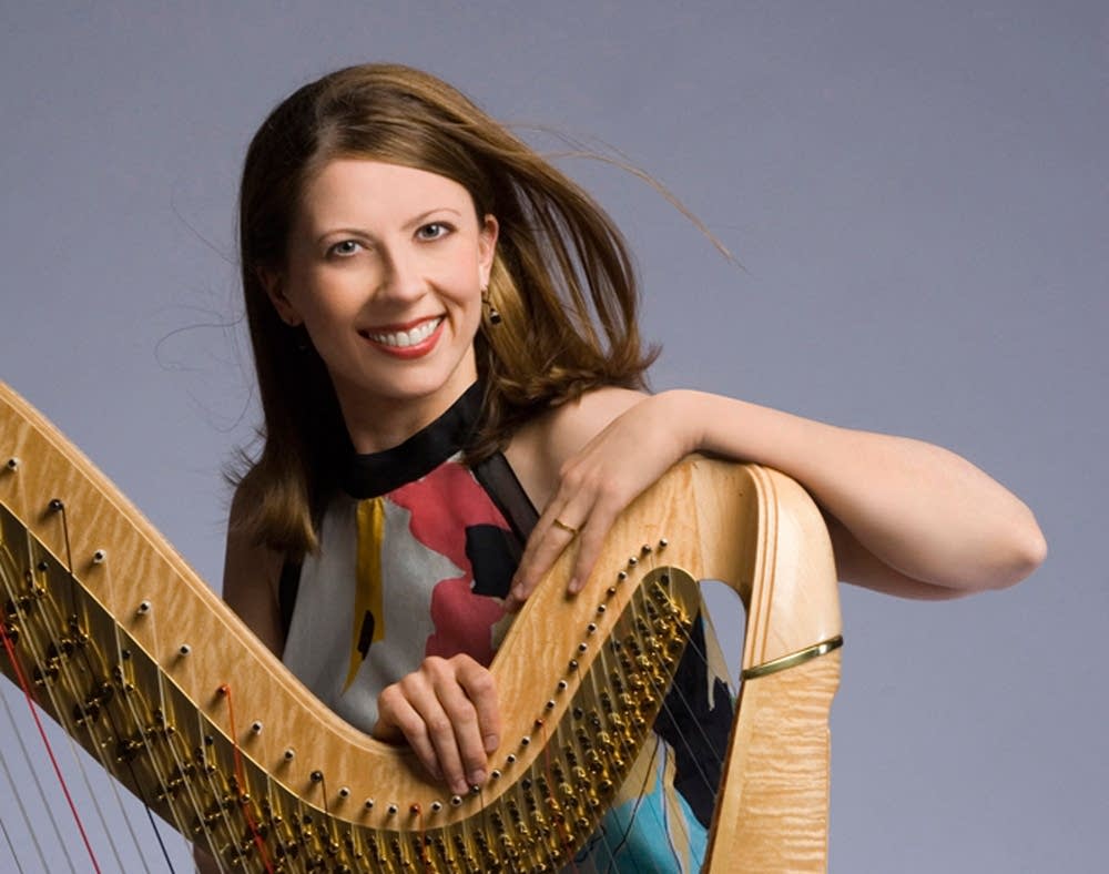 Yolanda Kondonassis, harpist