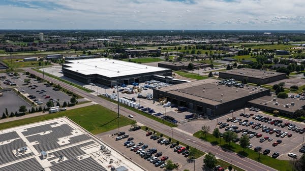 Exterior shot of the Rolls-Royce plant in Mankato