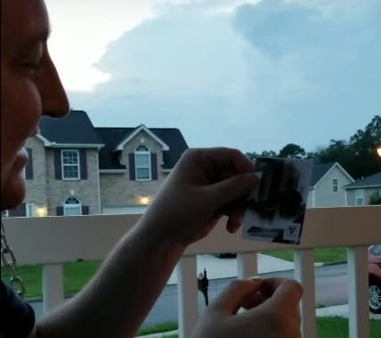 Man opens pack of baseball cards and finds a kidney