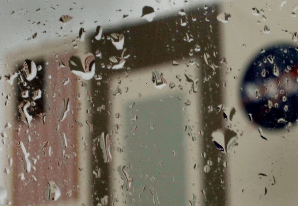 Space Shuttle Landing Delayed Due To Bad Weather