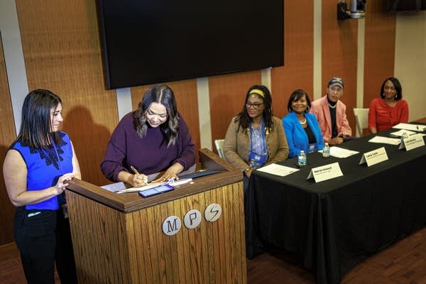 Minneapolis teachers to vote on tentative contract, averting strike