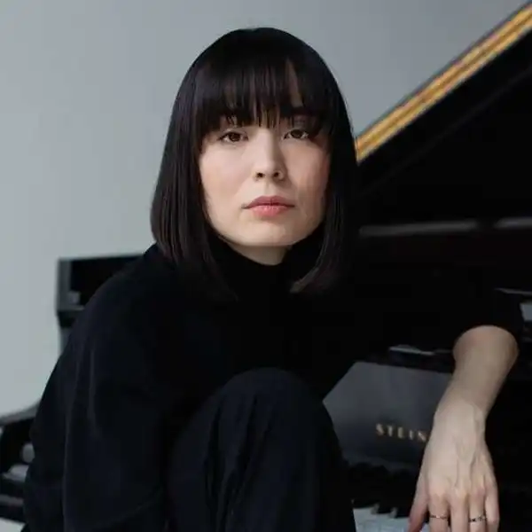 Alice Sara Ott returns to Iceland to reimagine Johann Johansson