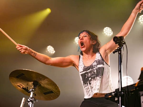 Coffee Break: Everybody Scream