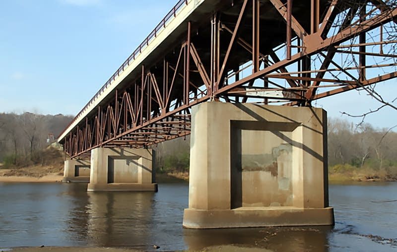 Hole in deck closes Osceola bridge over the St. Croix MPR News
