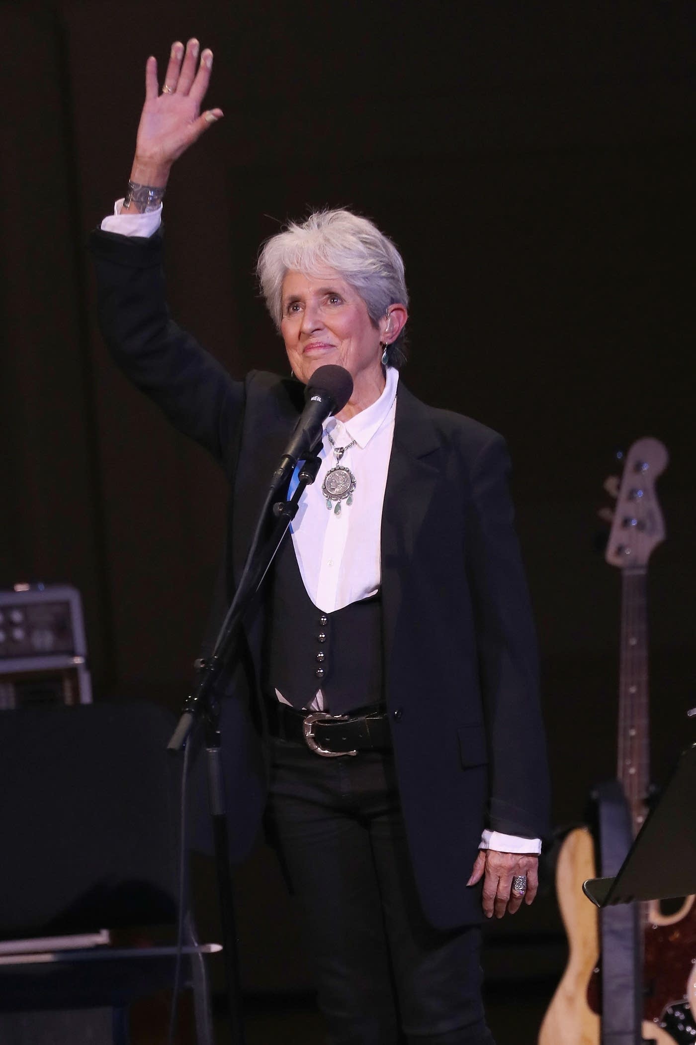 5627d0-20180108-joan-baez.jpg