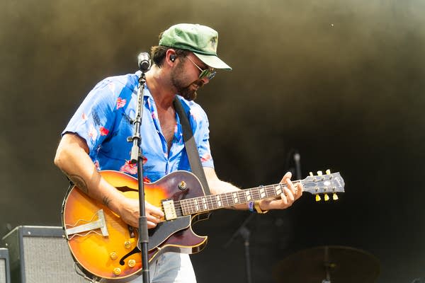 Shakey Graves. Day 1 of Minnesota Yacht Club Festival took place on Friday, July 17 at Harriet Island Regional Park in St. Paul featuring The Lumineers, The Black Keys, Mt. Joy, The Fray, Dashboard Confessional, Shakey Graves, Marcy Playground, Night Moves, Prize Horse and Pat Kennedy.