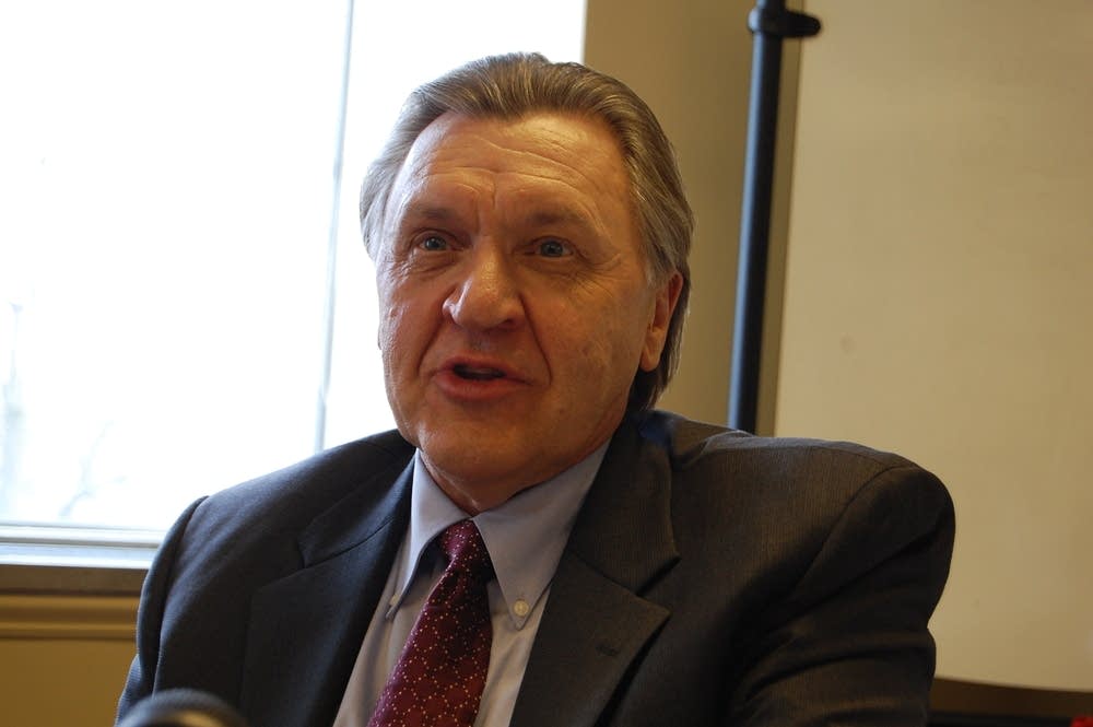 Anoka-Hennepin Superintendent Dennis Carlson