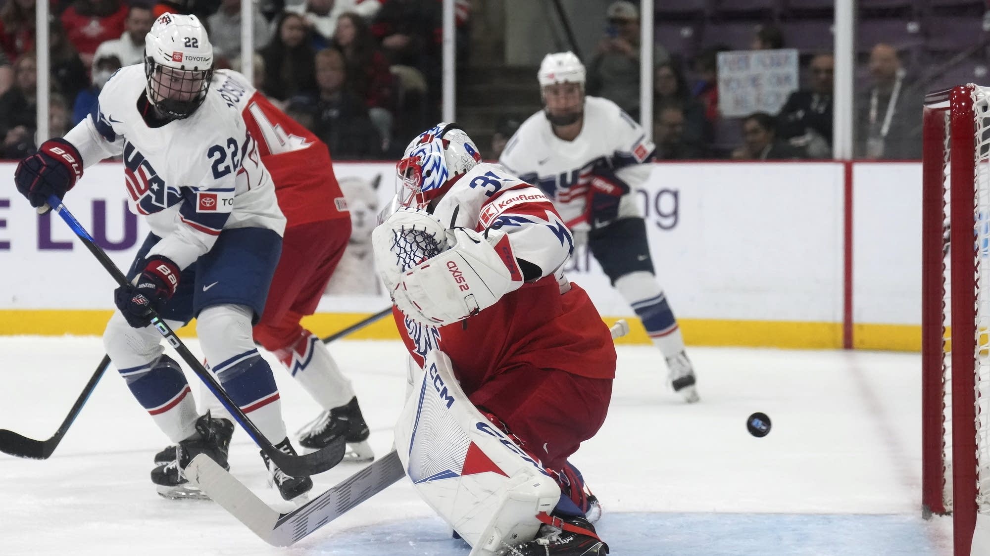 U.S. to face rival Canada in gold medal game at women's worlds - Vimarsana News