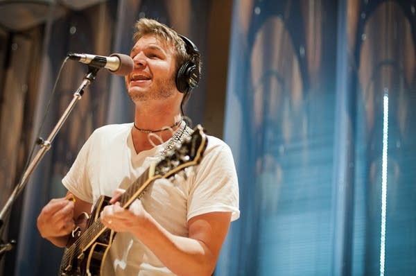 Guitarist Christopher Martin of Detroit rock duo IAMDYNAMITE.