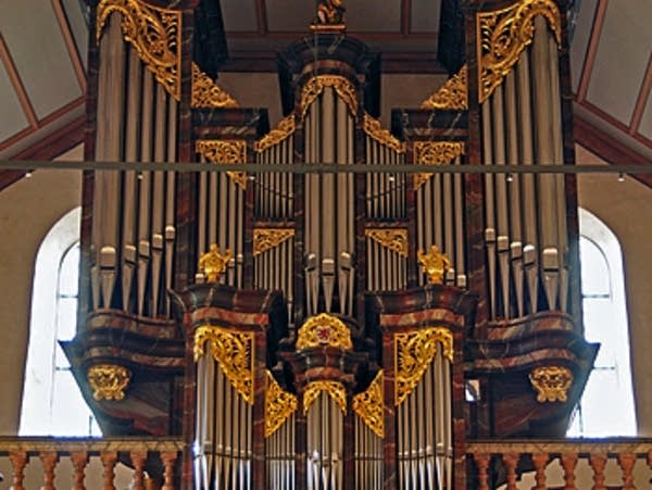 1988 Metzler organ at the Church of St. Nicolas, Bremgarten
