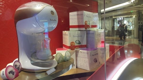 BabyNes milk formula dispenser