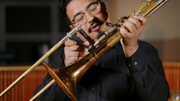 Class Notes thumbnail for a Beginning Band lesson. Includes trombone player Felix Regalado of the Minnesota Winds.