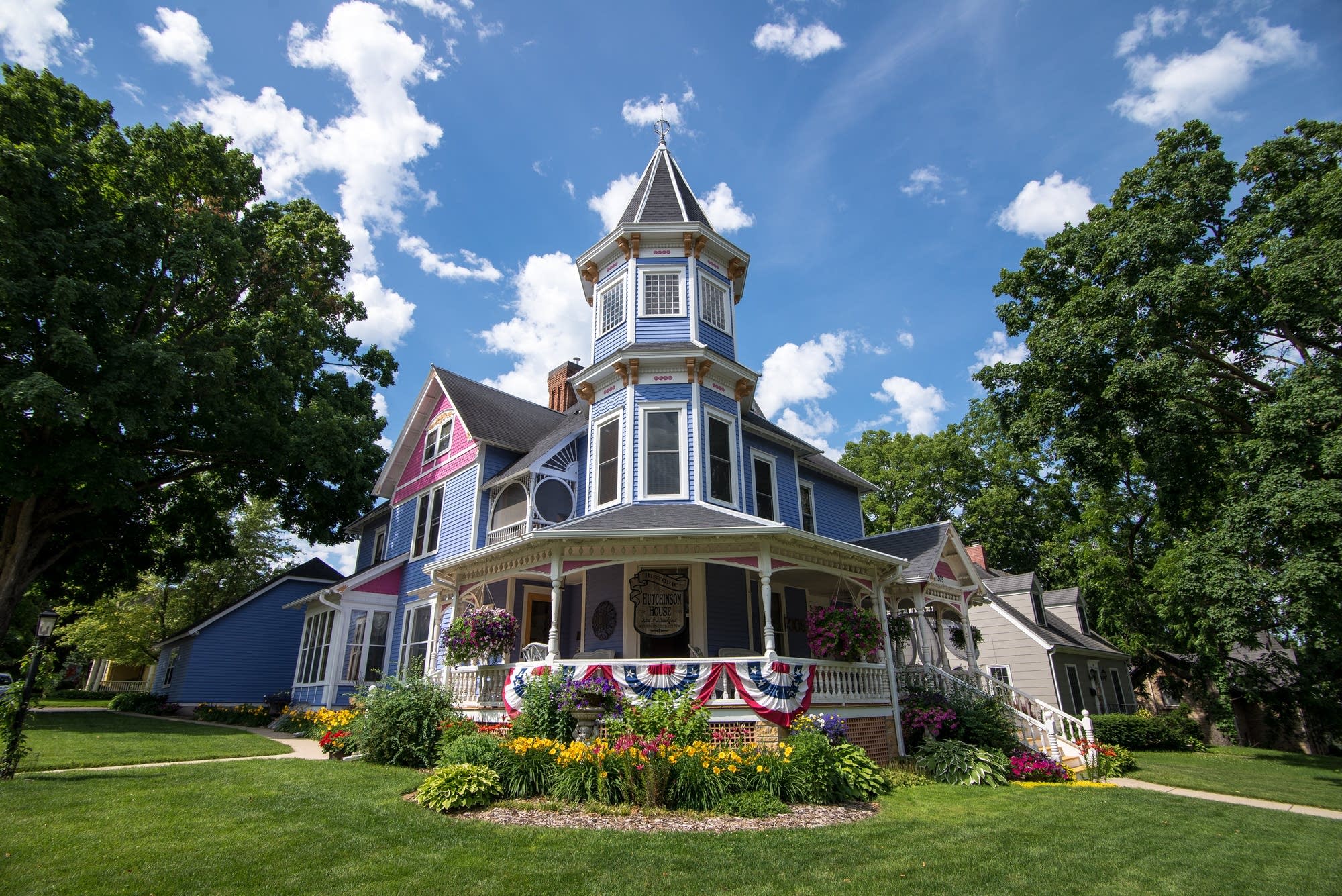 The sun shines on the Historic Hutchinson House Bed and Breakfast.