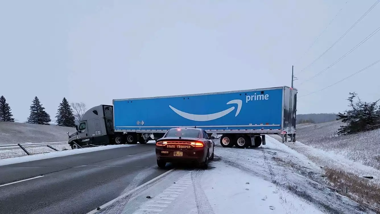 Slippery roads linger in Minnesota after more than 700 crashes