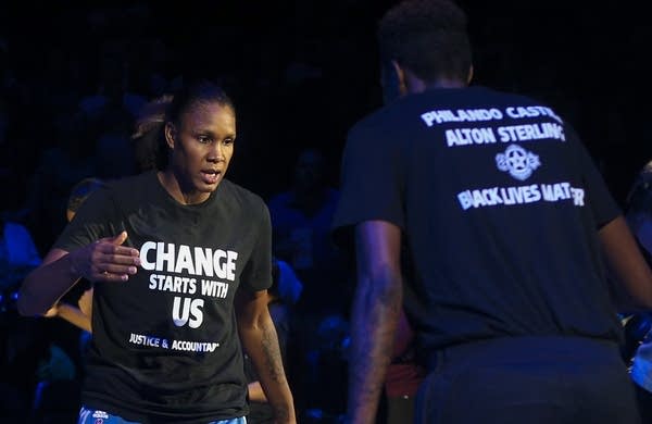 Officers walk out over Lynx shirts