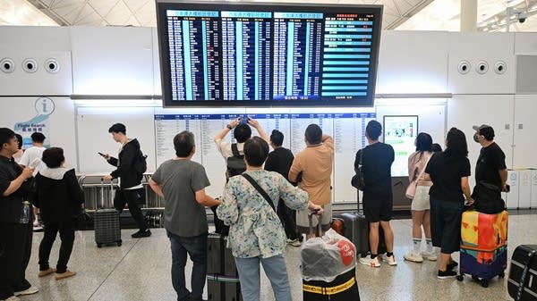 Hong Kong braces for super typhoon