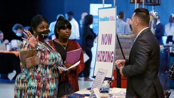 Unemployment rate falls to 3.7%