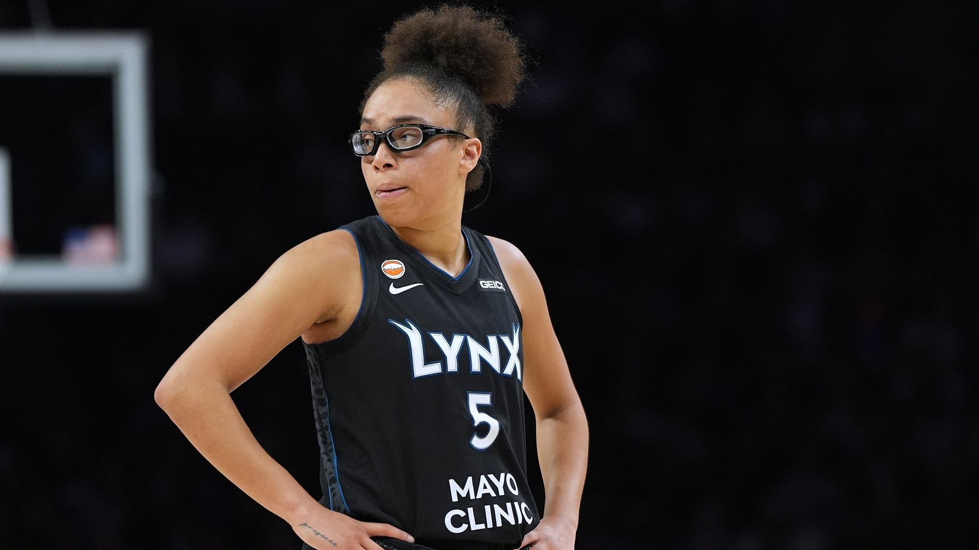 Miles breaks record, Lynx beat Sun 101-89