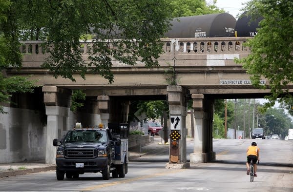 Dayton orders inspections as oil train traffic jumps in downtown Mpls.