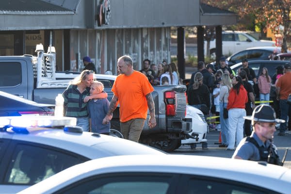 Teen shooter kills 4 at Oregon elementary school before being shot by a witness