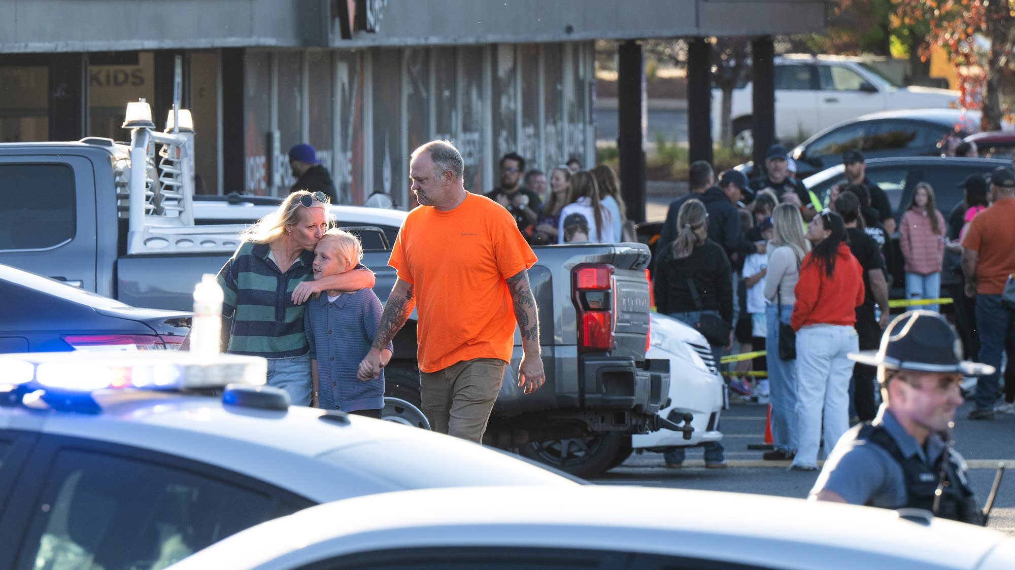 Teen shooter kills 4 at Oregon elementary school before being shot by a witness