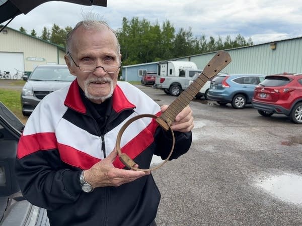 Rain or shine, they keep strumming at the Silver Creek International Ukulele Carnival 
