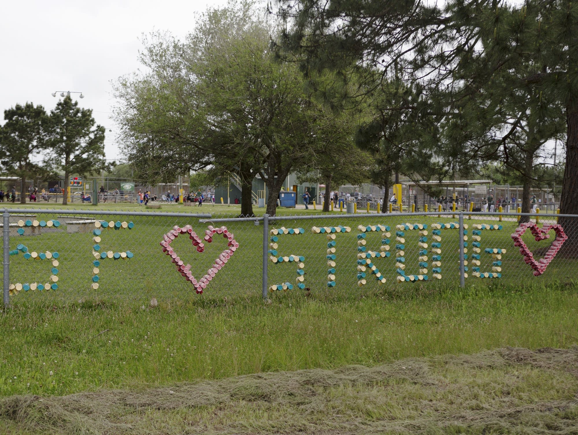 "Santa Fe Strong" began appearing across South Texas