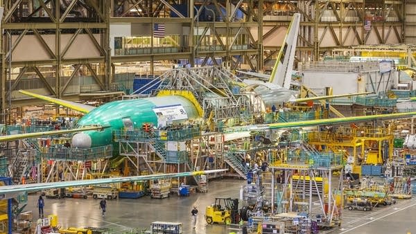 Boeing workers vote to strike