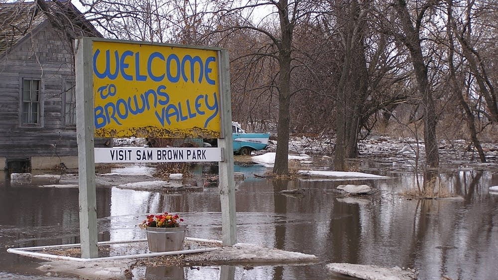 Despite channel leak, Browns Valley stays dry MPR News