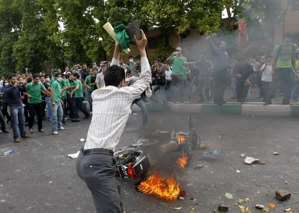 Supporter of Mir Hossein Mousavi