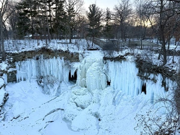 Minnesota schools cancel or move classes online amid dangerously cold conditions