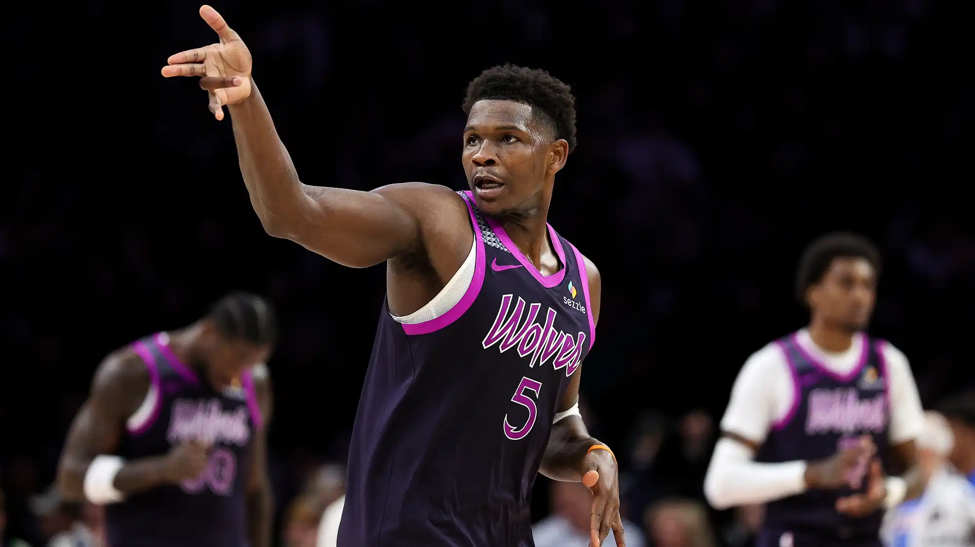 Anthony Edwards sparks late surge as Timberwolves beat Thunder