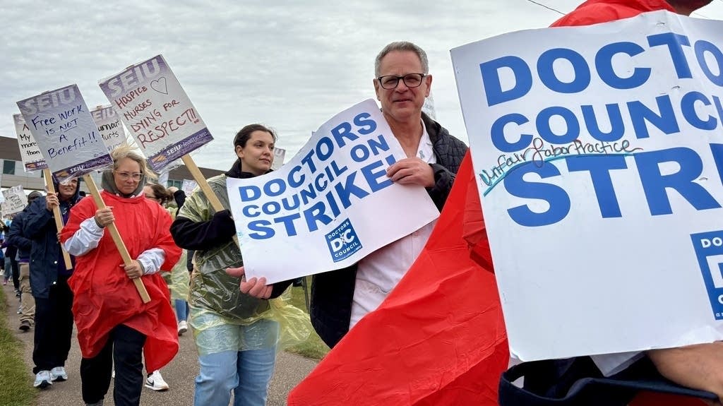 Doctors strike, rally for contract with Allina