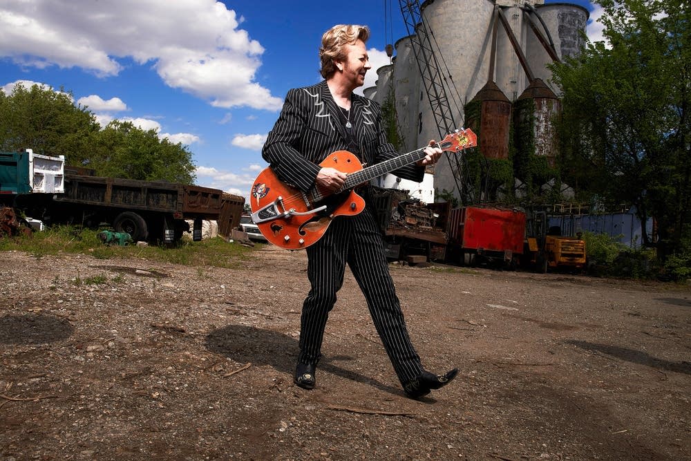 ミュージシャン 1990 Stray Cats Guitar Pick Brian Setzer Stray Cats Singer Brian Setzer 'Memba Him?!