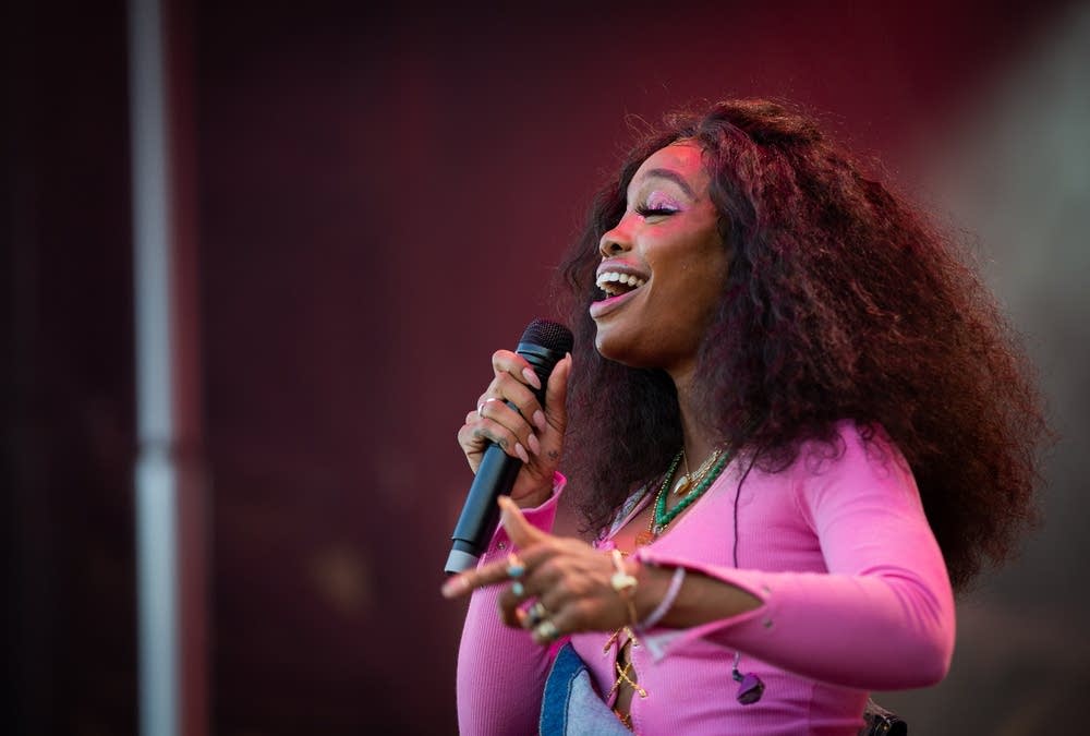 The Chart Show SZA Debuts With Hit Different The Current