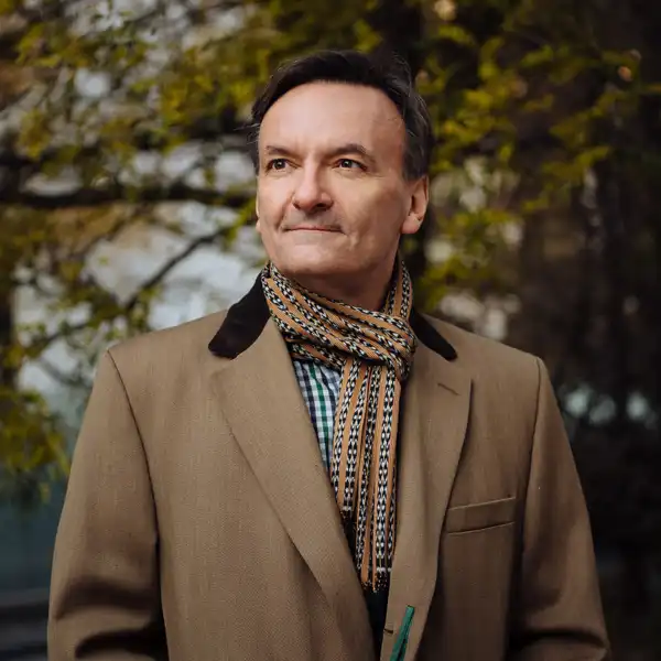 Pianist Stephen Hough finds an 'element of fun' in his 'Piano Postcards'