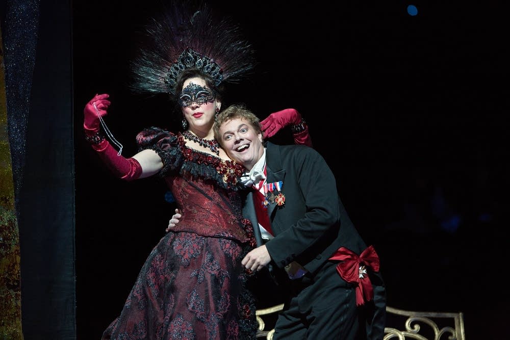 Met Opera Die Fledermaus Classical MPR
