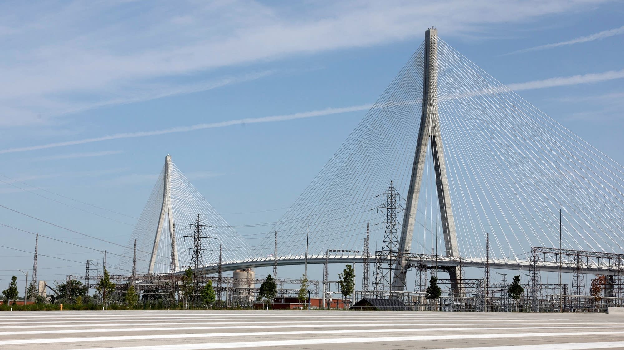 Gordie Howe Bridge cuts U.S.-Canada trade tension — tariffs add it back