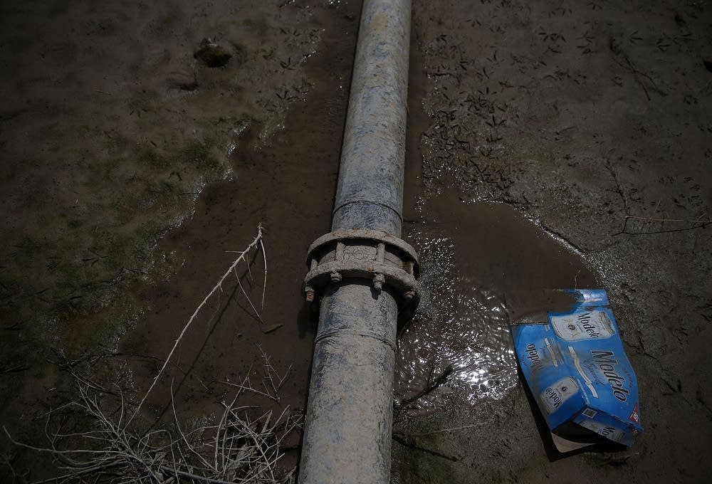 Leaking water pipes