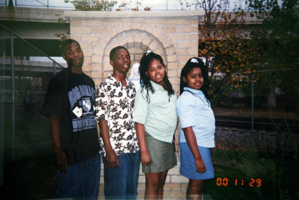 Valenica McMurray's siblings