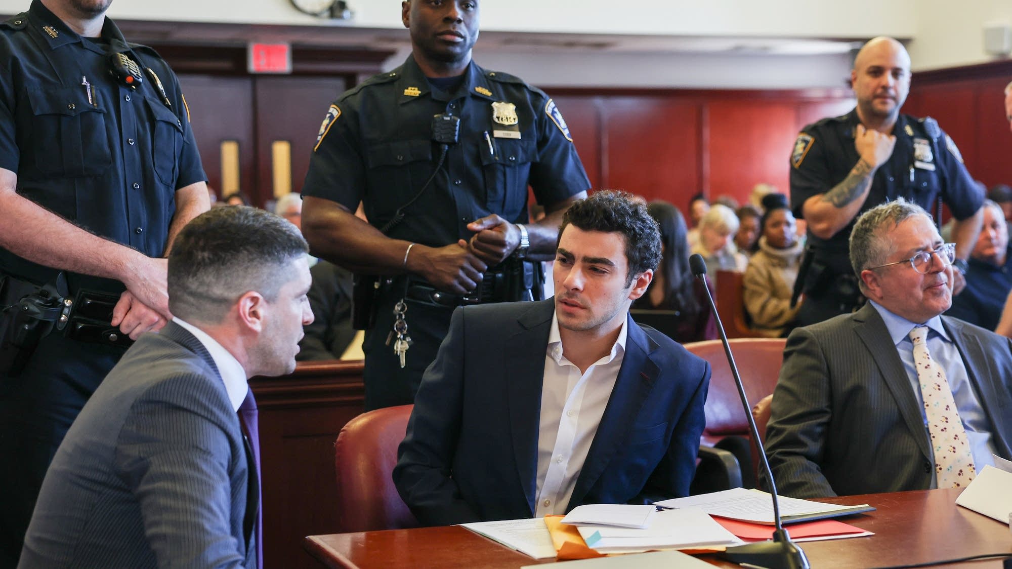 Judge bars federal prosecutors from seeking death penalty against Luigi Mangione