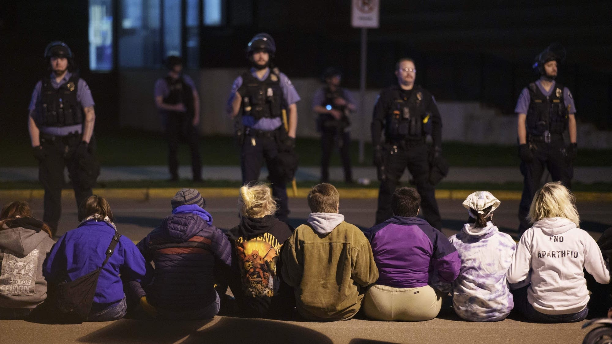 U of M responds to protests, questions over whether arrested protesters ...