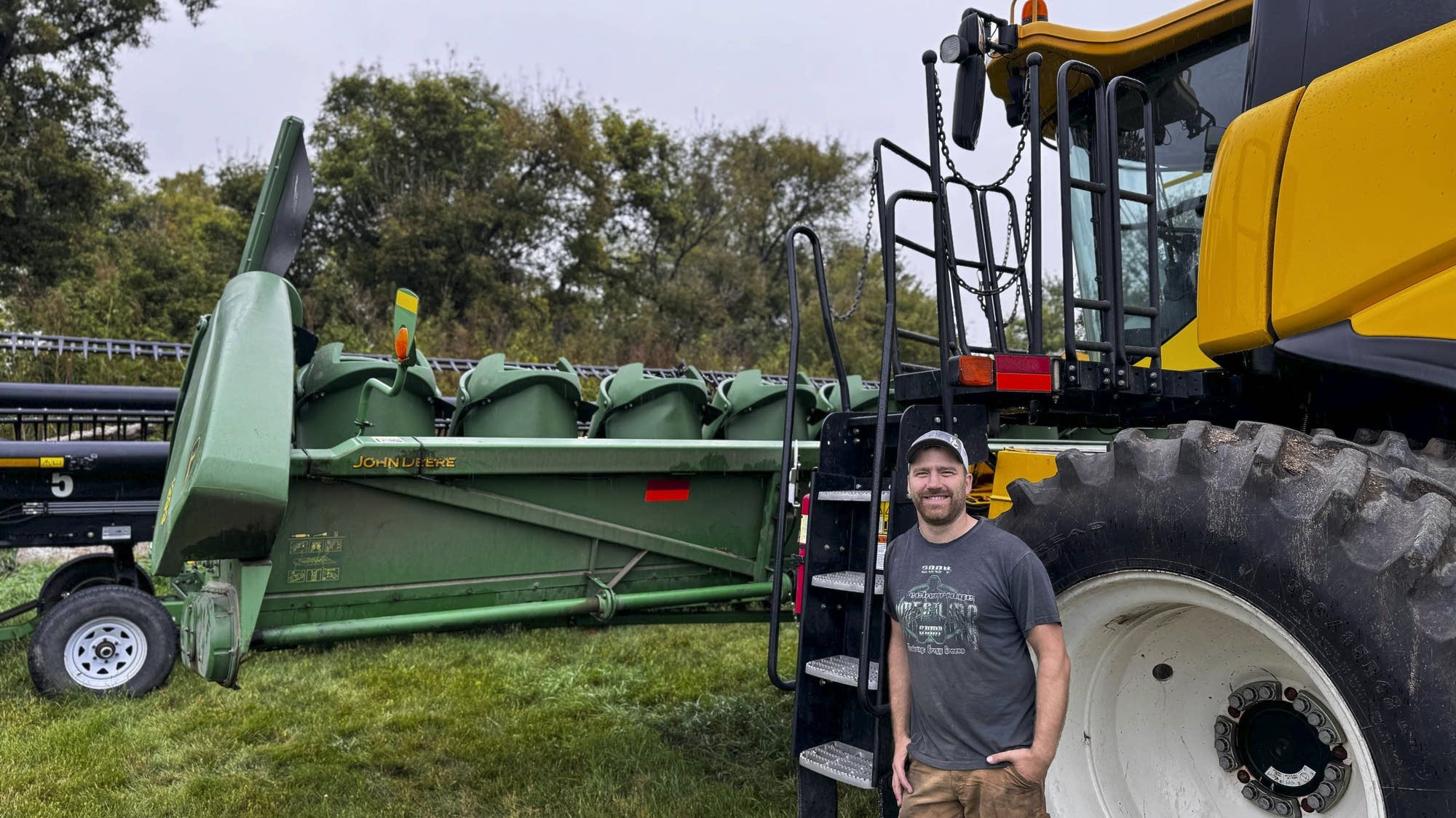 https://img.apmcdn.org/5908a280910c62fc6af66cc81583b00134300046/widescreen/a0ad4a-20250923-soybeans-01-2000.jpg