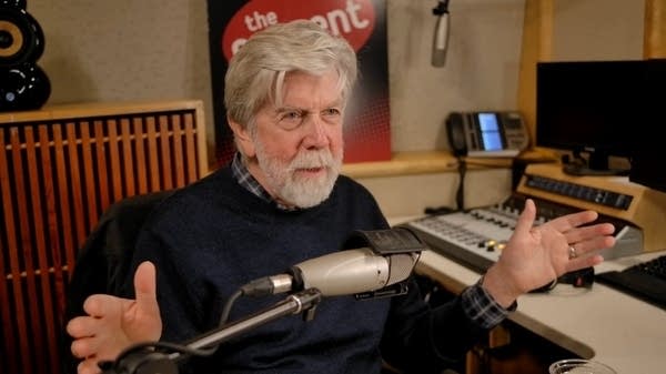 Interview: Lowell Pickett remembers 40 musical years of the Dakota