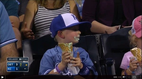 4 examples that prove baseball is better than football