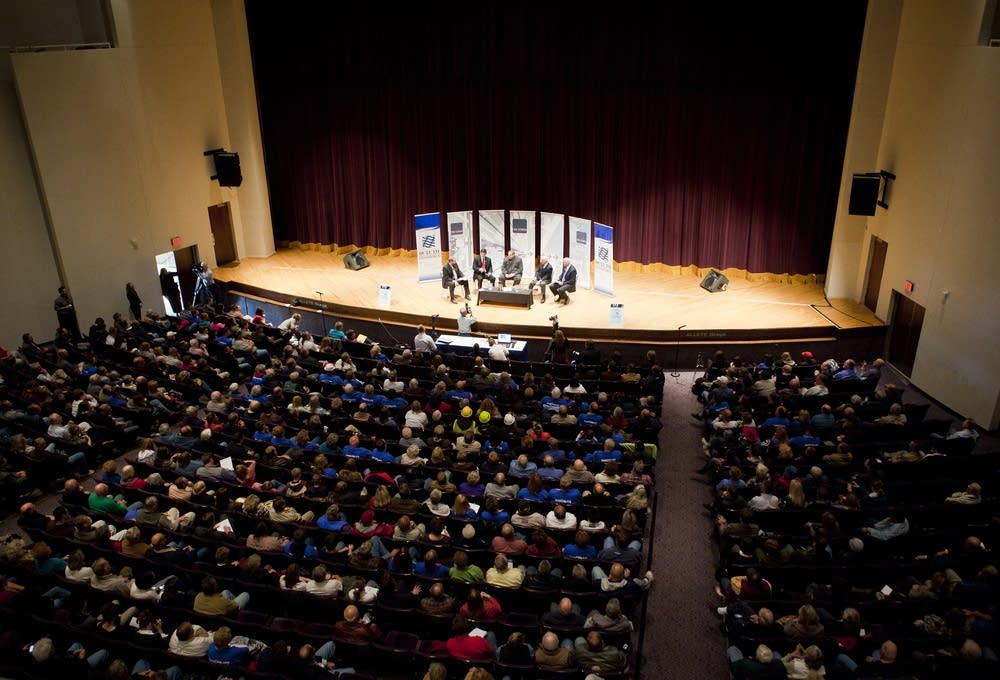 Debate crowd