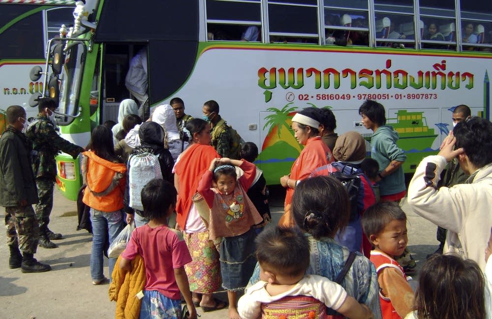 Hmong refugees back to Laos