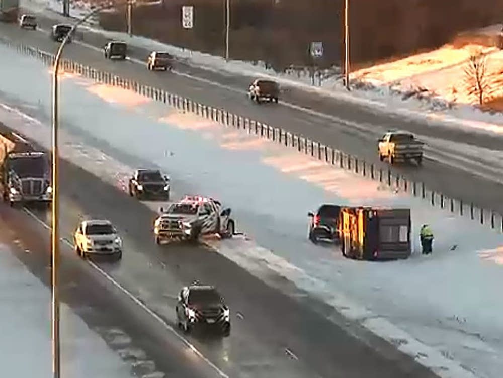Light Snow Leads To Hundreds Of Crashes On Minnesota Highways More Snow In Forecast Mpr News