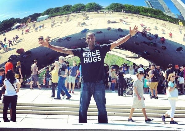 Free hugs for cops riles Charlotte